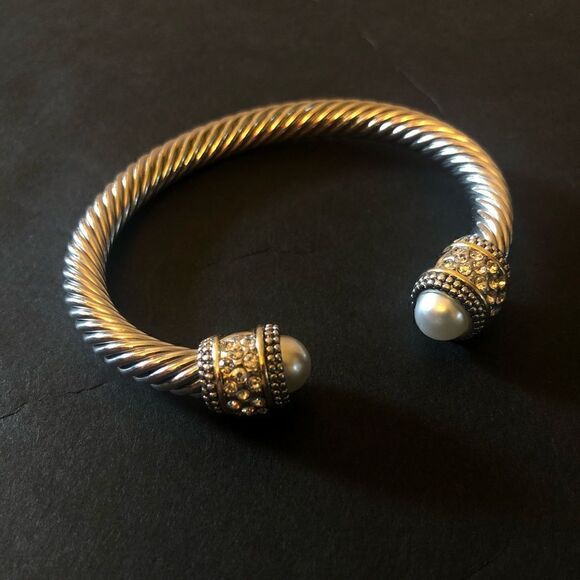 Cable Cuff Bracelet - Pearl - Picture 2 of 3